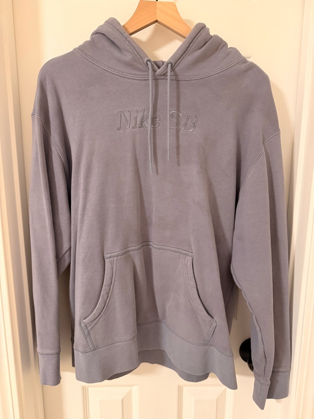 Nike SB Men's Hooded Pullover Sweatshirt - Grey / Lilac